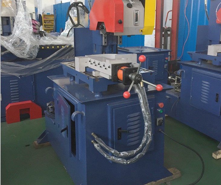 425液壓半自動(dòng)切管機(jī)鋼管下料機(jī)